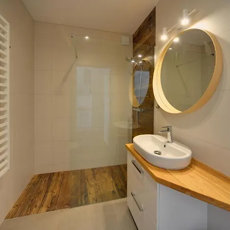 Invest Szklarks 800 - C11 Apartmán Sklářská Poruba